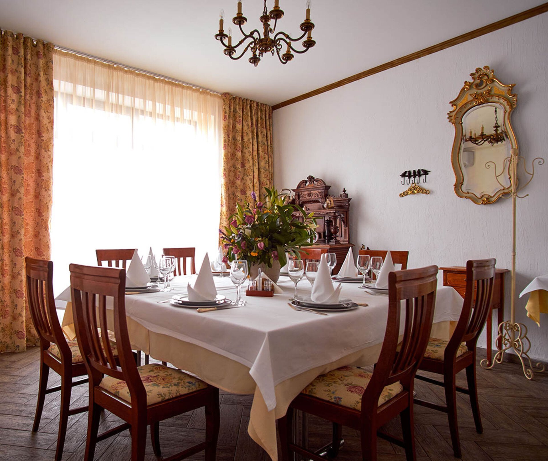 Club Zexe - Amenajari si extinderi restaurante Zexe Zahana Icoanei, Matei Basarab, Tei