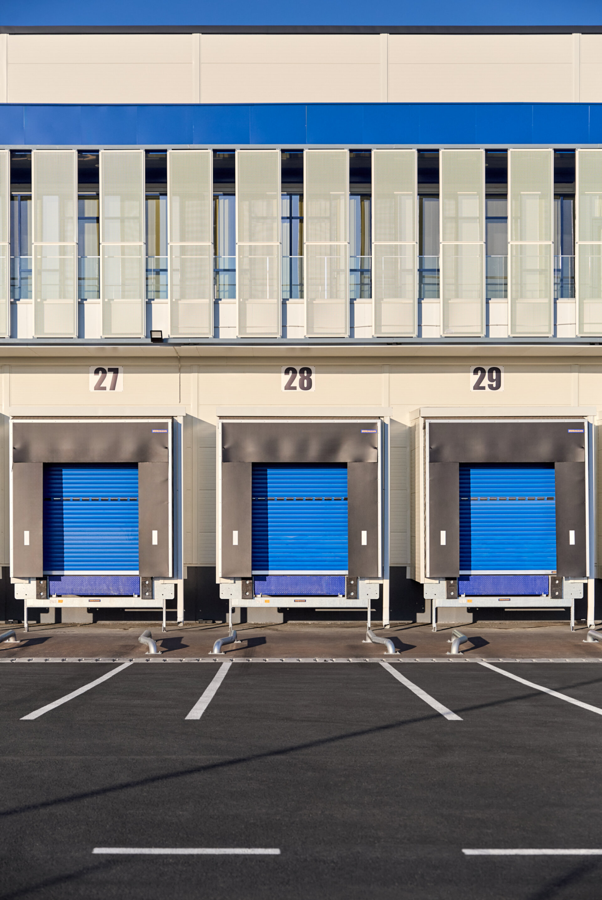 FAN Courier Active - Hale sortare corespondenta, depozit fullfilment, cladire de birouri si anexe