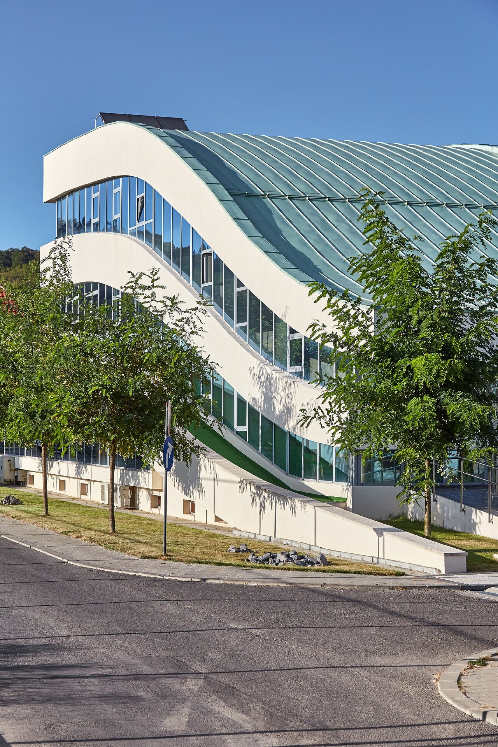 Apa Tarnavei Mari - Headquarters and equipment garage