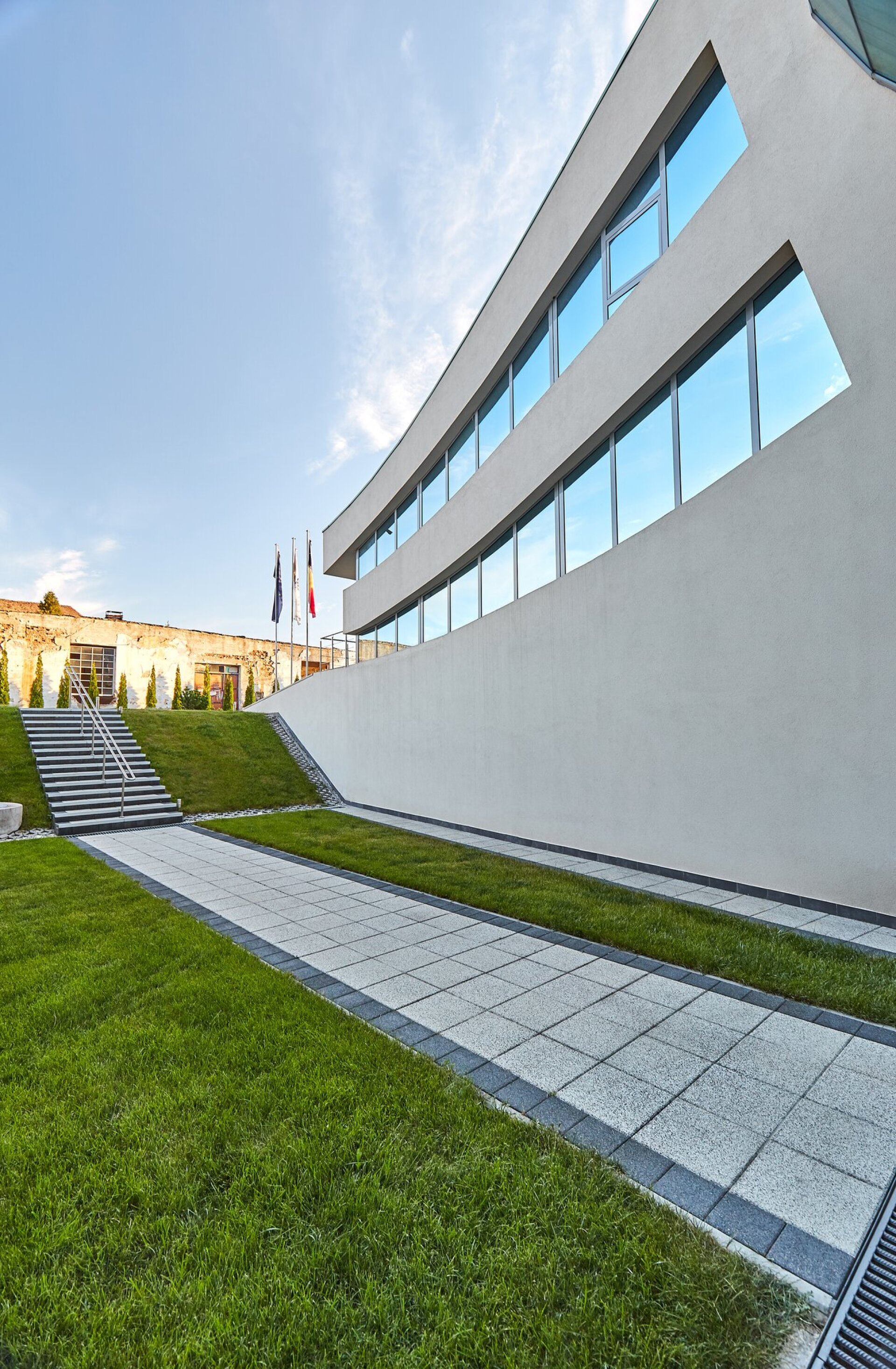 Apa Tarnavei Mari - Headquarters and equipment garage